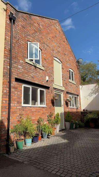 Unique Barn House - Near Lark Lane & Sefton Park Apartment Liverpool Exterior photo